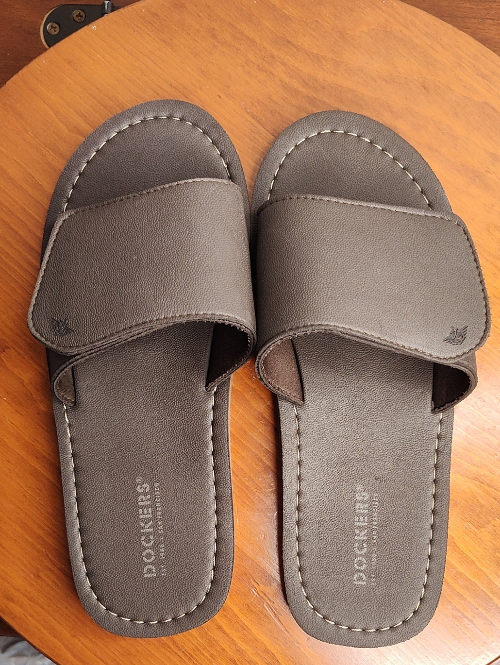 Dockers Dark Brown Slide Sandals with Stitched Trim Relaxed Beach Boating Casual